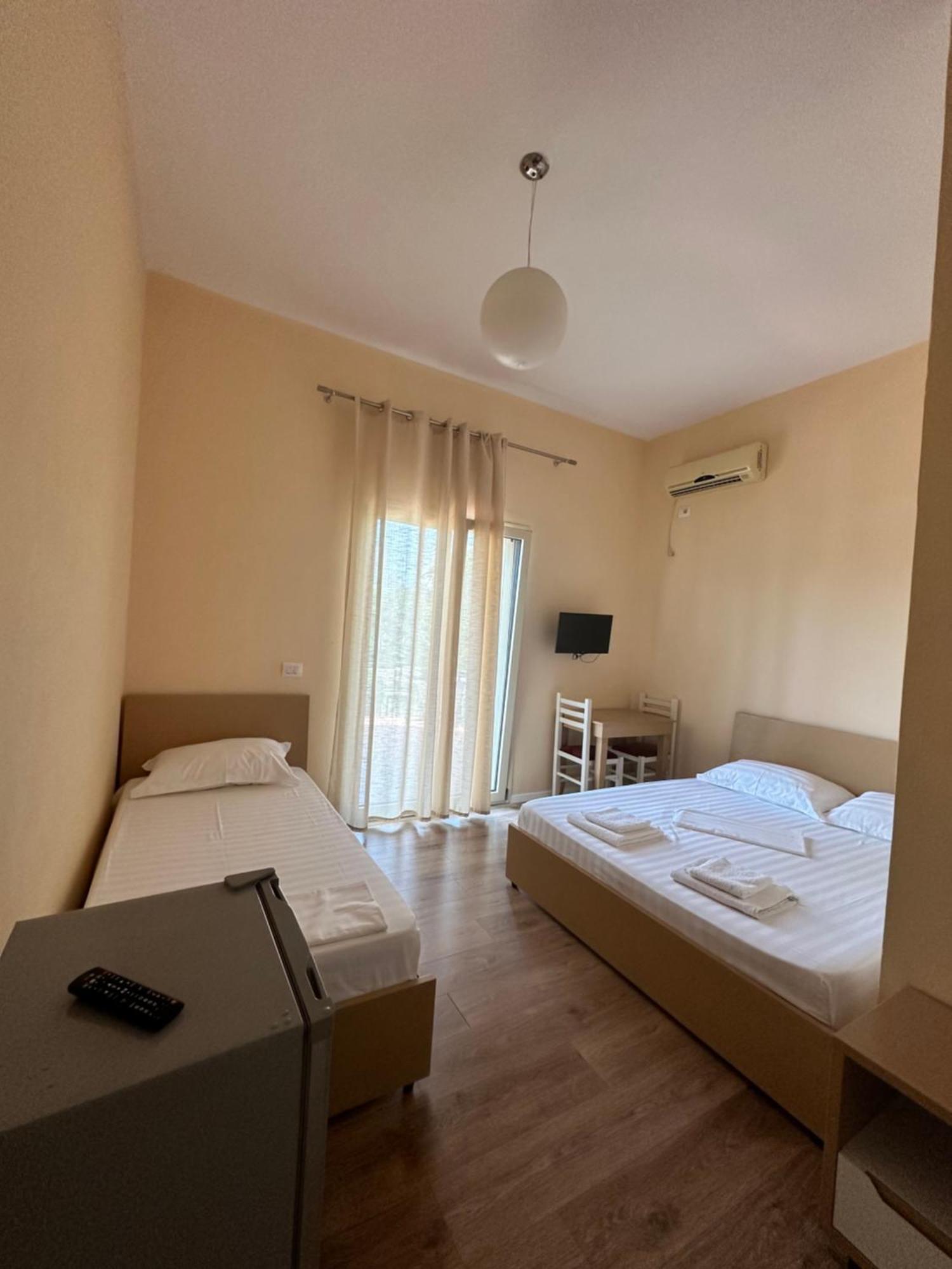 Maria Rentals Radhimë Екстериор снимка